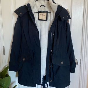 Hollister navy blue Teddy lined parka, Size Medium